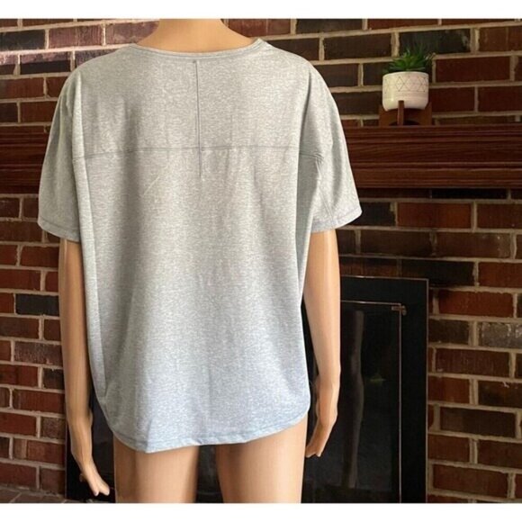 The North Face women’s Short Sleeve Shirt Sharp Size XL Top Cropped Casual New - Picture 13 of 15